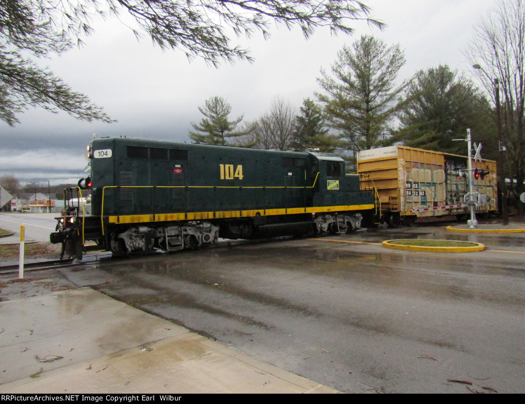 Ohio South Central Railroad (OSCR) 104